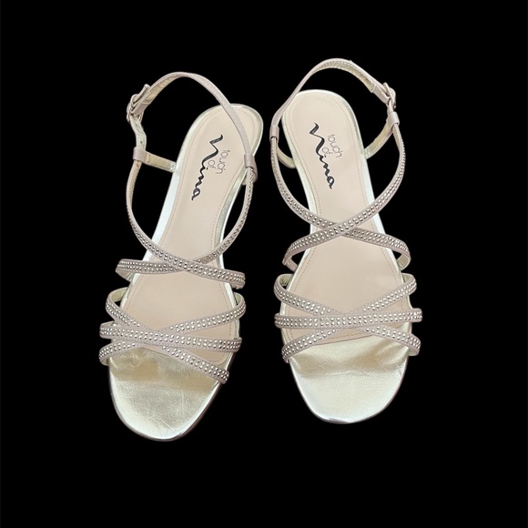 Touch of Nina strappy low wedge sandal, champagne, size 6.5, like new! - Picture 1 of 4